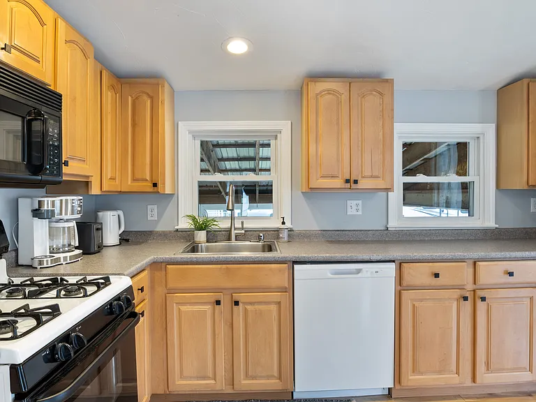 Skylark Ln — Photo 20
