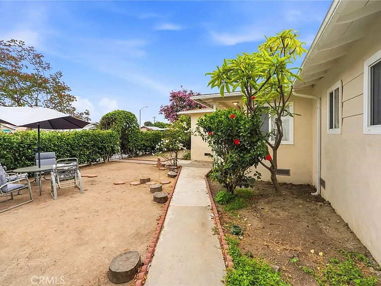 703 S Harbor Blvd — Photo 4