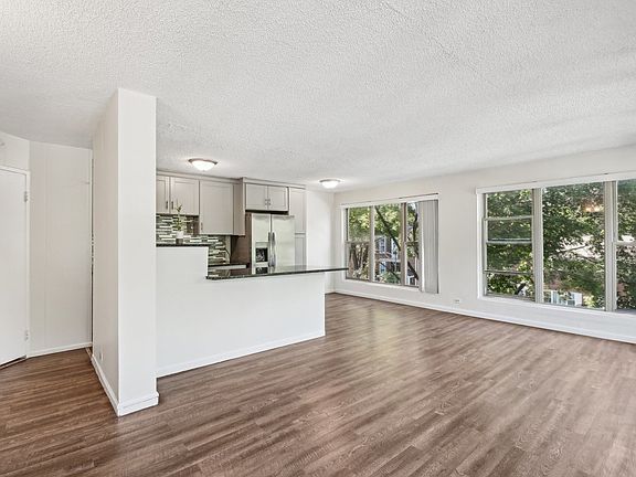 5th image of 1633 N Thome Ave #301