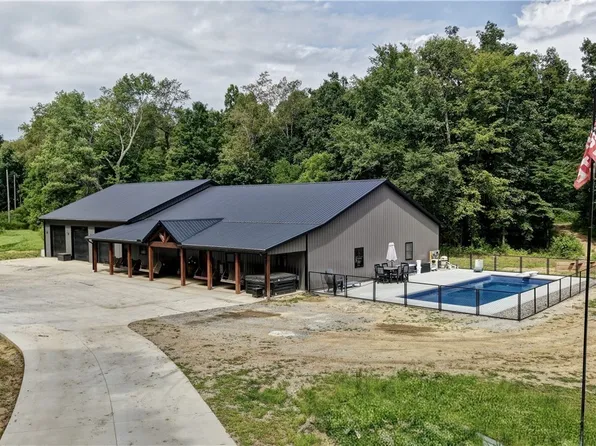 6168 Buckeye Hollow Rd SE, Uhrichsville, OH 44683