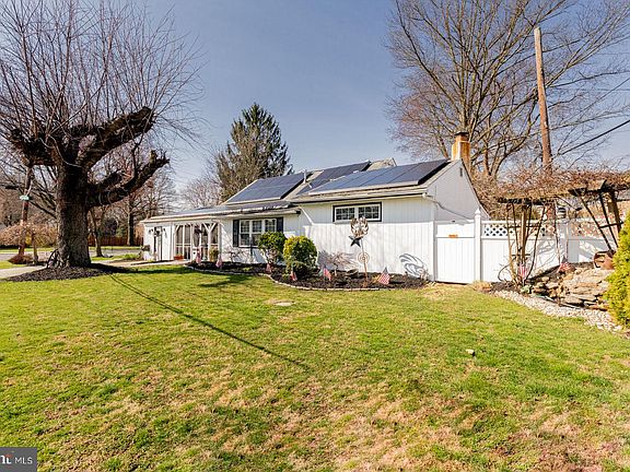2nd image of 896 Pine Hill Ave