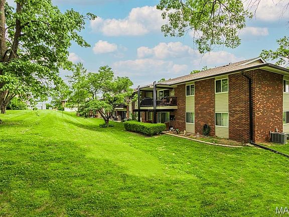 2nd image of 10077 N Bunker Hill Dr #F