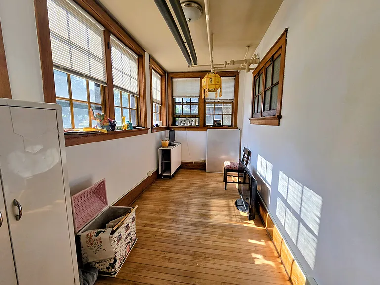 2537 N Downer Ave #14 — Photo 5