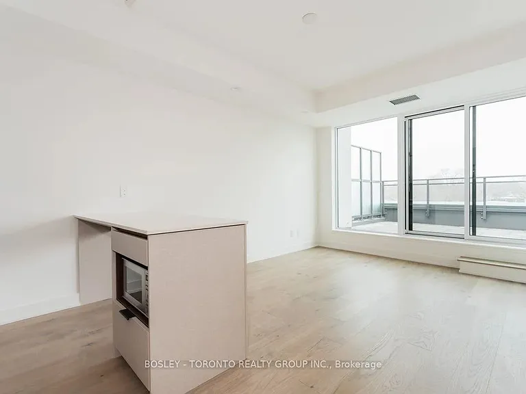 1285 Queen St E #504 — Photo 12