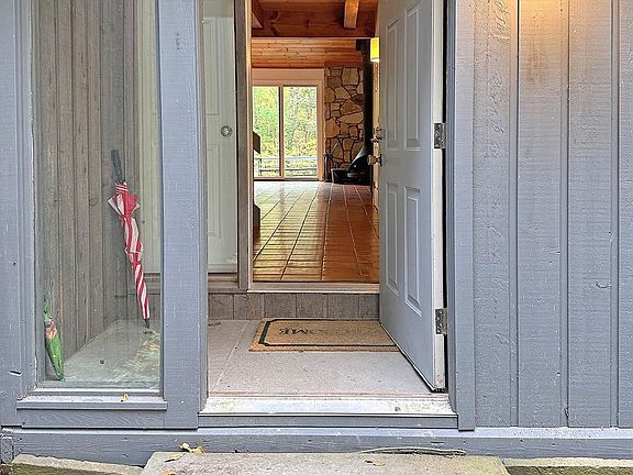 3rd image of 58 Playhouse Lane
