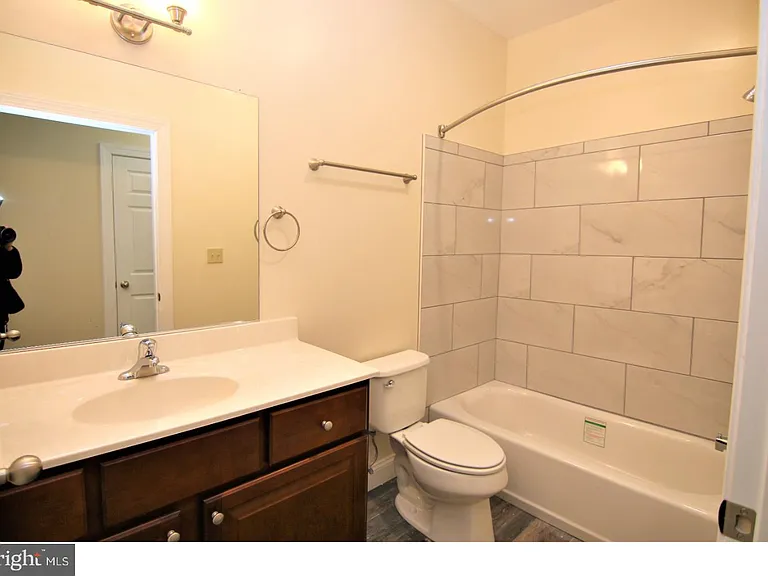 1665 Kenton Rd #101 — Photo 11
