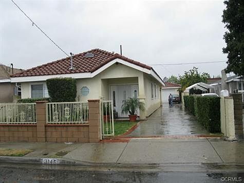5th image of 3145 Gladys Ave