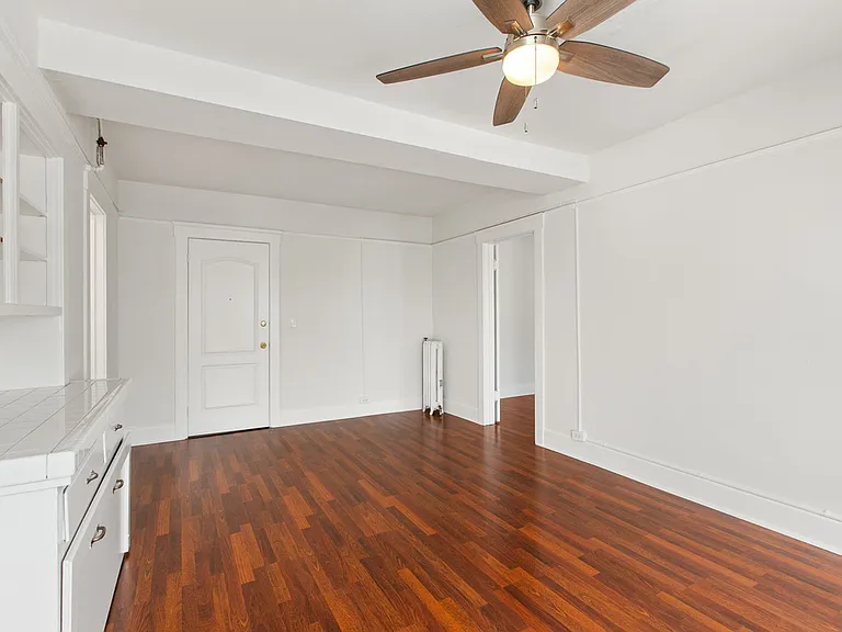 Grandview Apartments — Photo 9