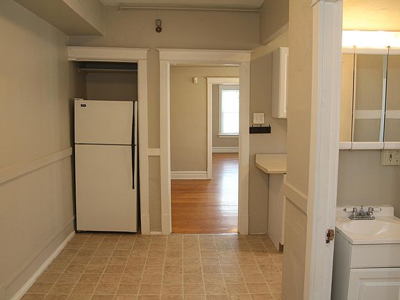 4th image of 6512 Clayton Ave #A