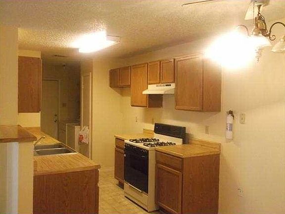 2nd image of 1304 Pitcairn Dr