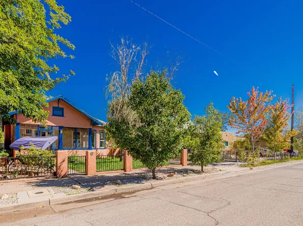 920 Forrester St NW, Albuquerque, NM 87102