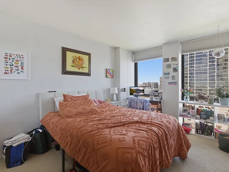 1660 N La Salle Dr #902 — Photo 16