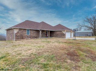 1012 Cooper Dr, Mountain Grove, MO 65711