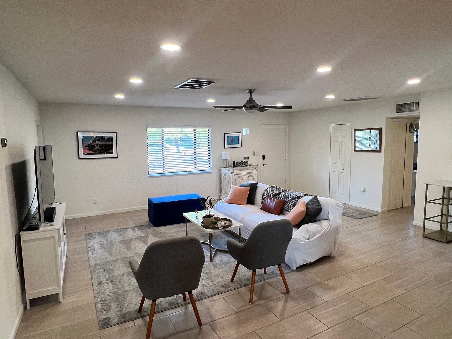 1701 E Pinchot Ave — Photo 1