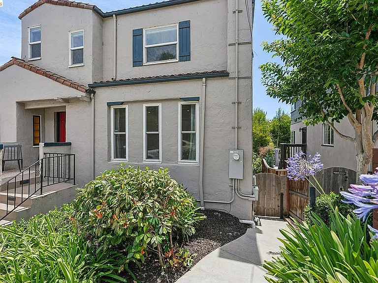 815 Portal Ave #B — Photo 6