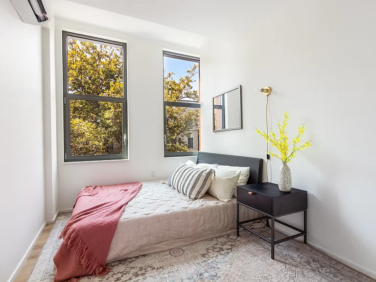 955 Sterling Pl #415 — Photo 6