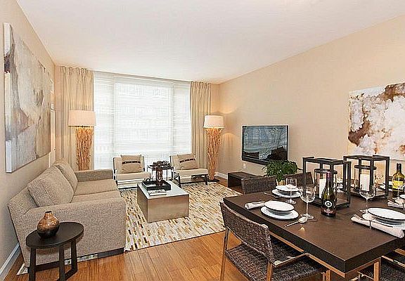 3rd image of 330 W 39th St APT 11E