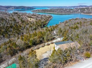 228 Club Dr, Ridgedale, MO 65739