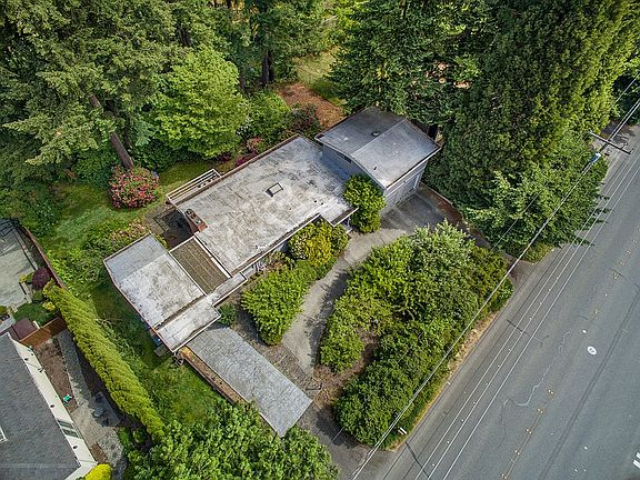 4th image of 9416 NE 24th St