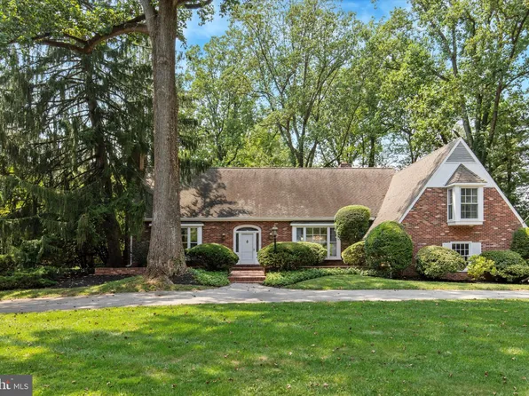 822 Great Springs Rd, Bryn Mawr, PA 19010
