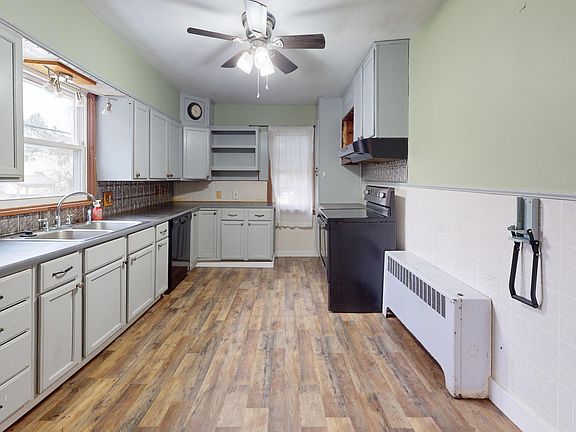 4th image of 36 Oneil Ave