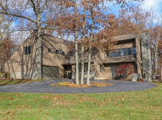 550 Waynesville Jamestown Rd, Xenia, OH 45385