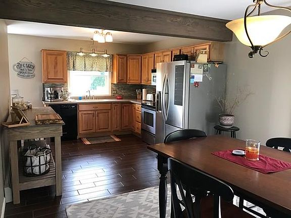 2nd image of 20 Easterbrook Dr E
