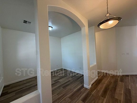 4th image of 519 W Harvest Ln