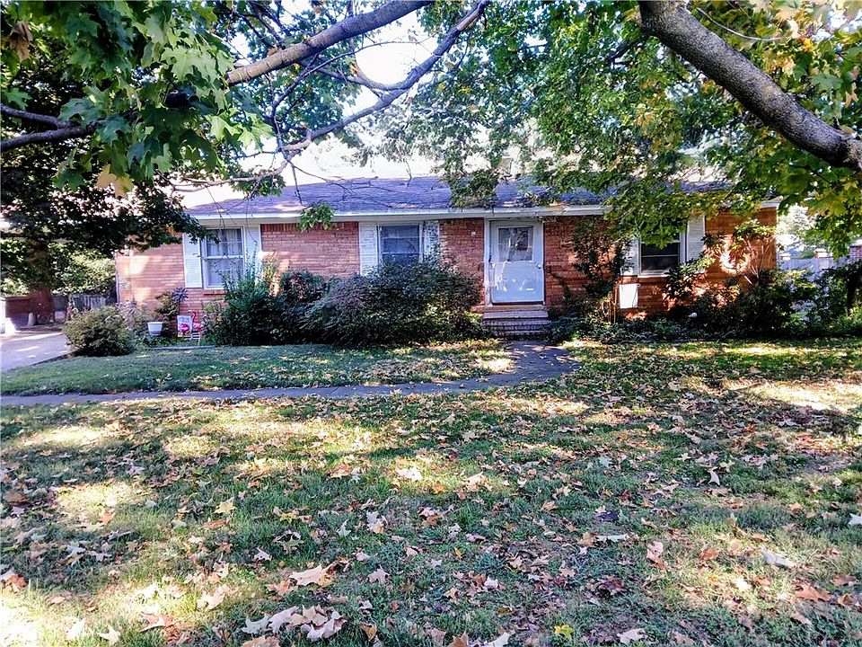 1st image of 108 Pleasant Ave