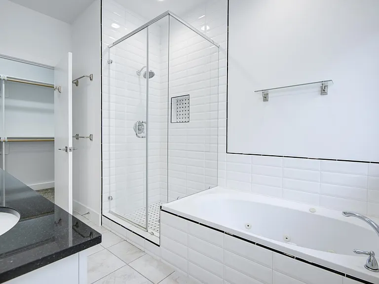 4202 Spencer St — Photo 22