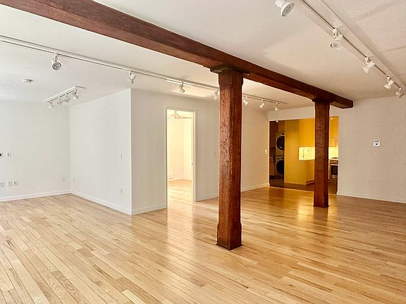 5th image of 142 Wooster St APT 4B