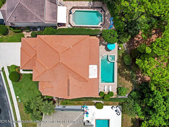5th image of 181 Satinwood Ln