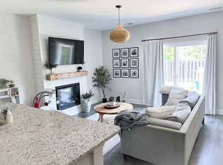 194 Ainsdale Dr, Richmond Hill, GA 31324