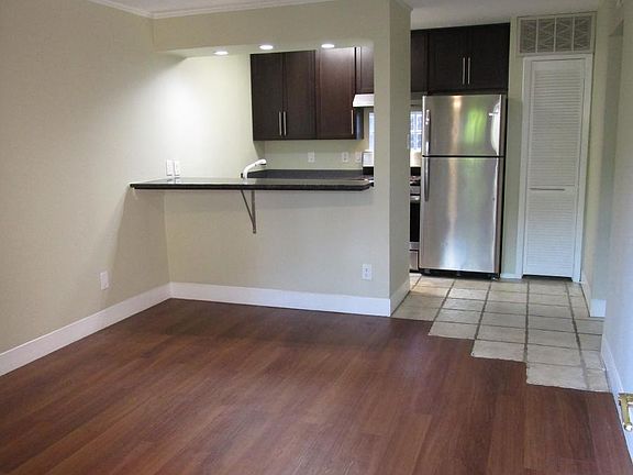 2nd image of 1011 Ashland St APT 3