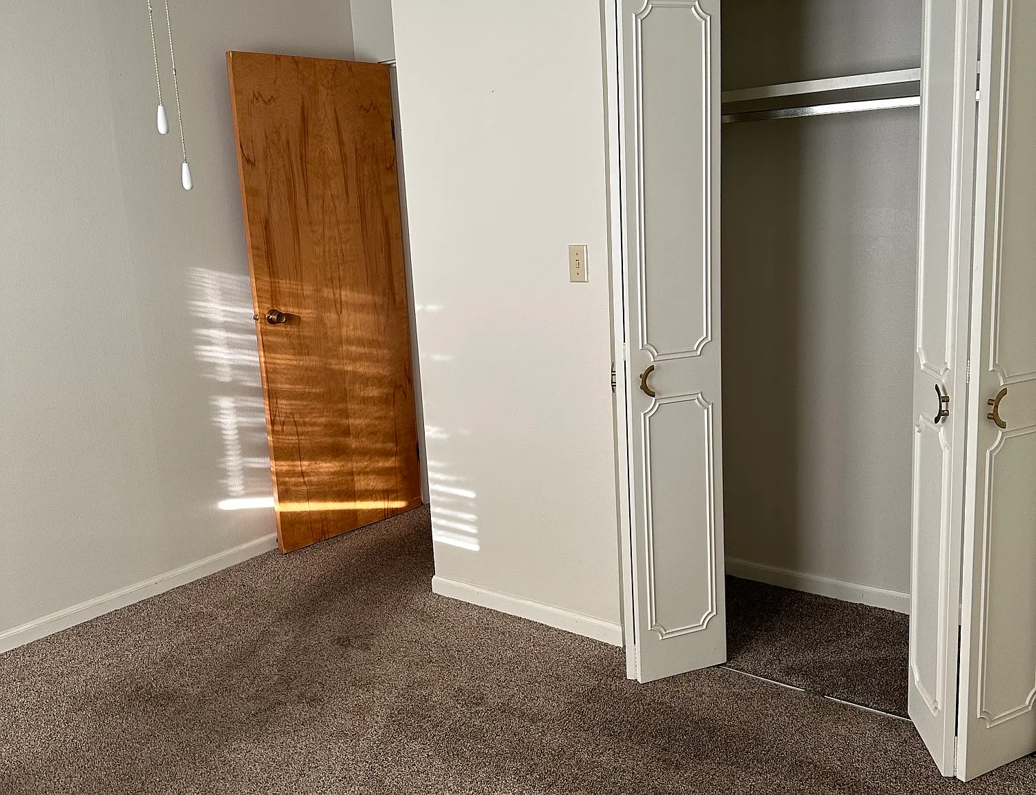 Julien Dubuque Apartments - 55+ Community — Photo 4
