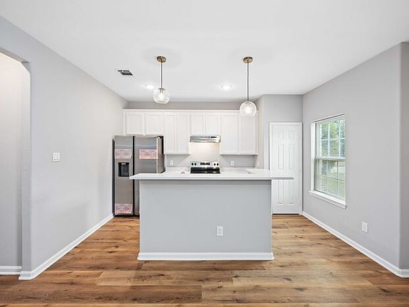 4th image of 4507 White Rock St #B