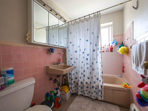 3rd image of 14 Bryon Rd #6B
