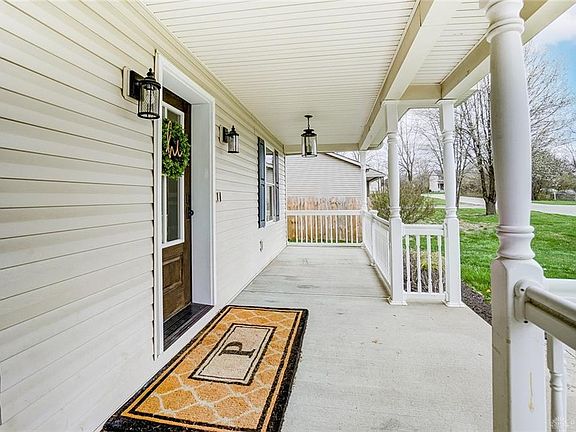 4th image of 1027 Esther Ave