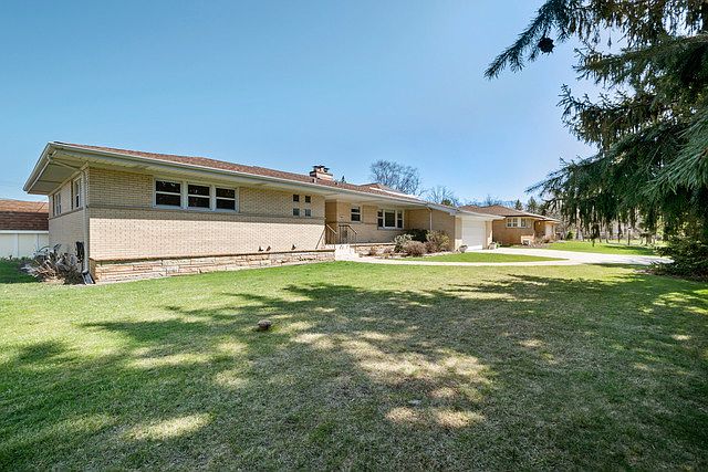 1st image of 10502 Fitzsimmons Dr