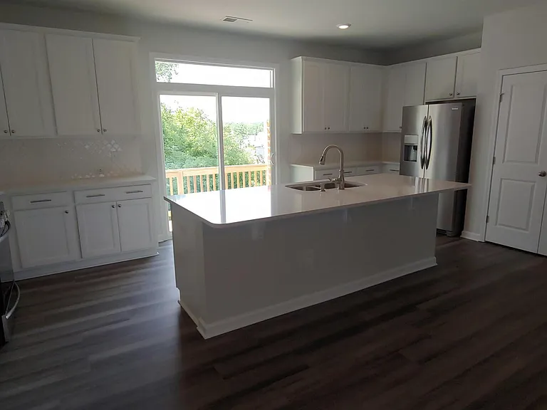 2943 Sunflower Rd — Photo 2