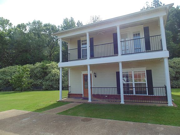 3rd image of 127 Twin Gates Dr