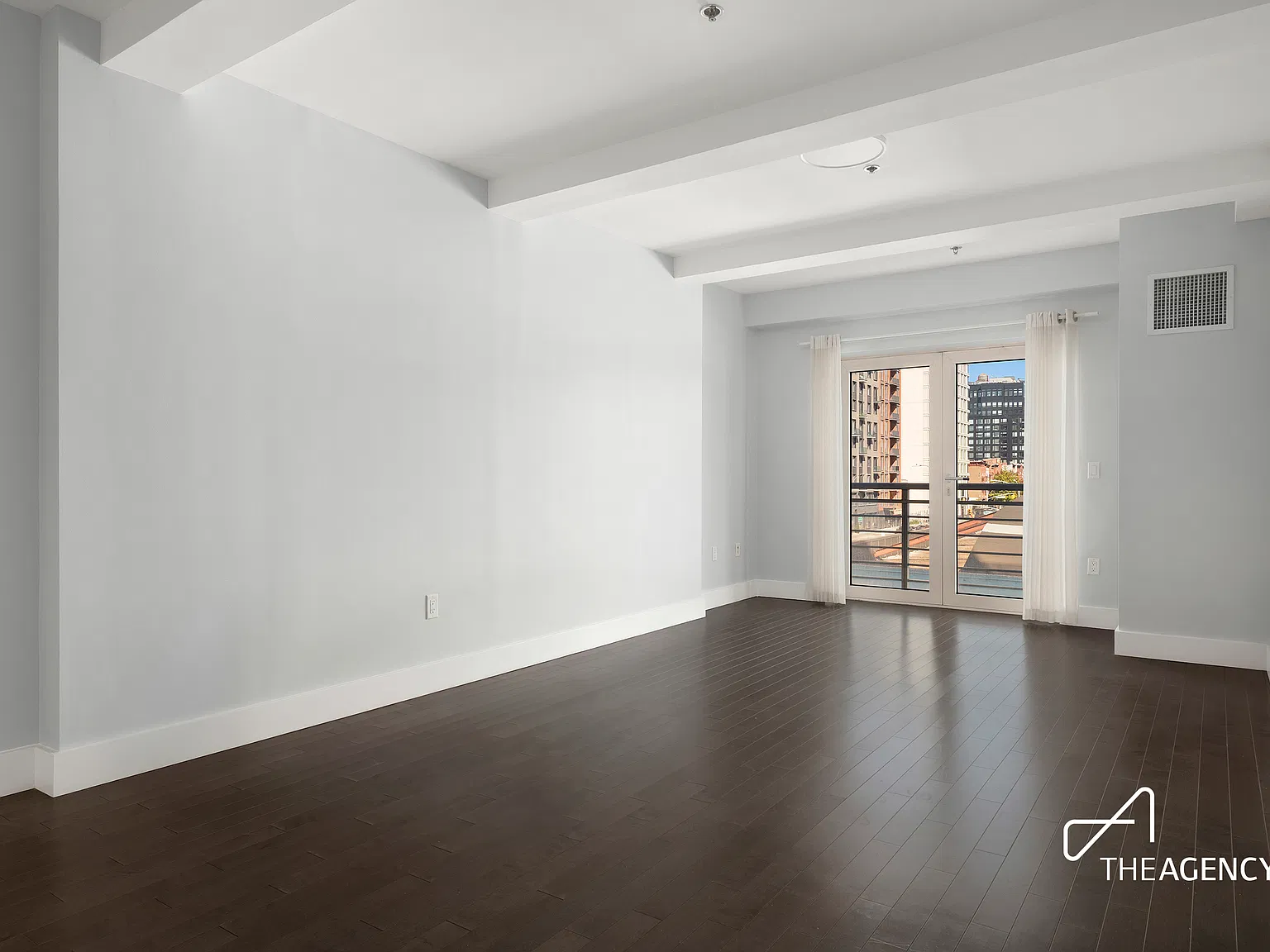302 2nd Street — Photo 1