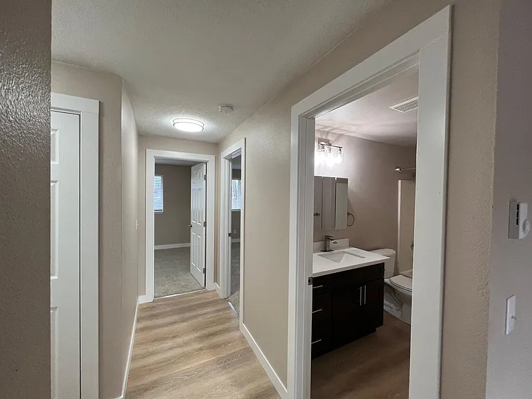 706 Browning Ave S #4 — Photo 17