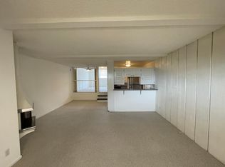 2250 N Beachwood Dr, Los Angeles, CA 90068