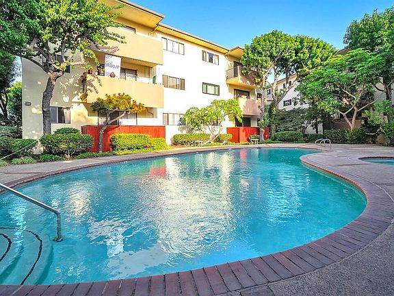 4th image of 5000 S Centinela Ave APT 126