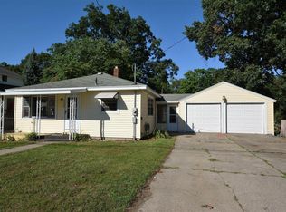 2368 Greenwood St, Muskegon, MI 49441