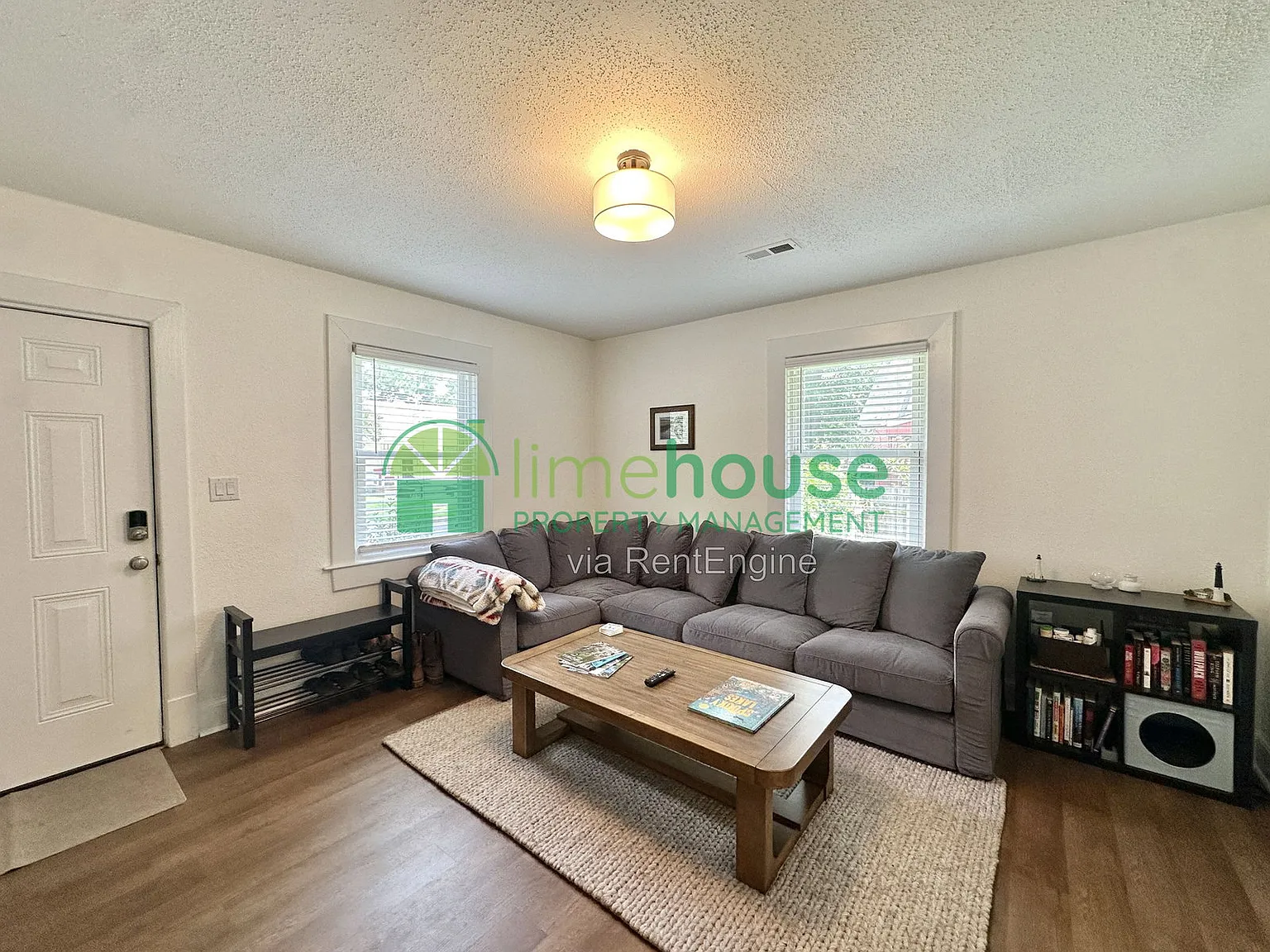 3 bed, 1.0 bath, 1088 sqft, $2,000 — Photo 2
