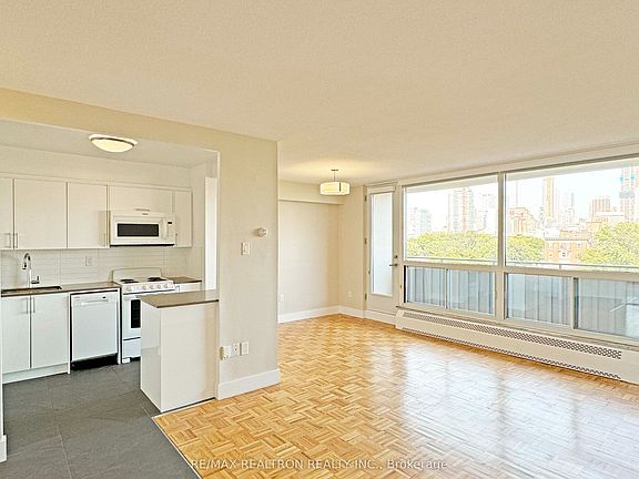 2nd image of 666 Spadina Ave #1408
