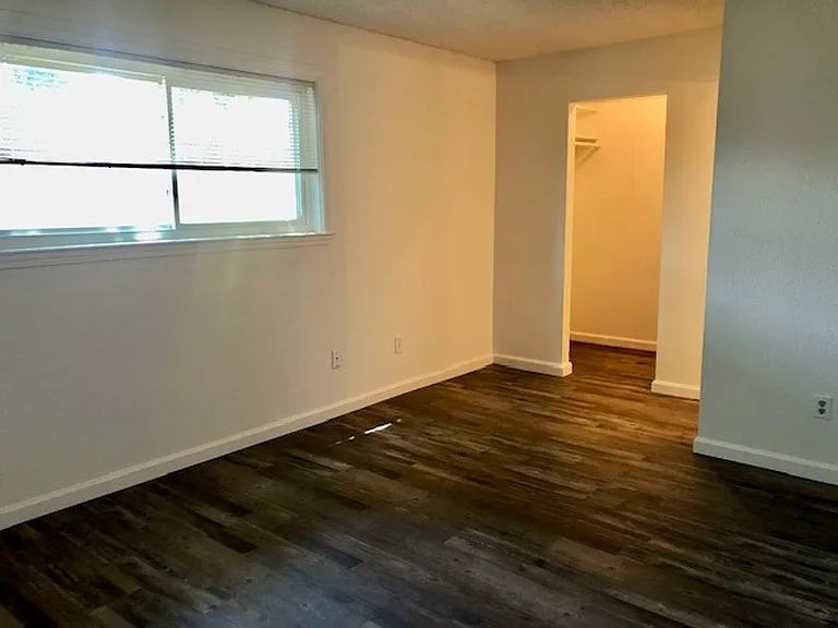7521 Blackthorne Way — Photo 20