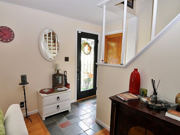 3rd image of 500 Lyndale Dr